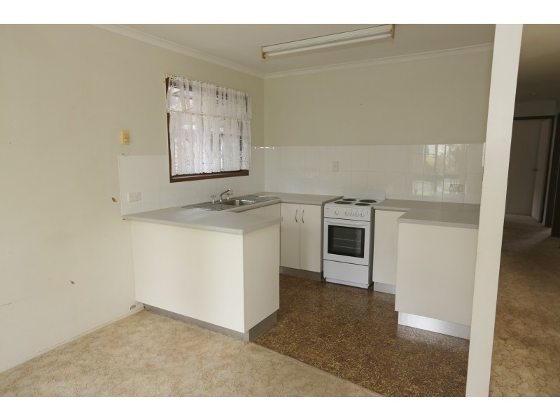 3 Seal Street, Boyne Island QLD 4680