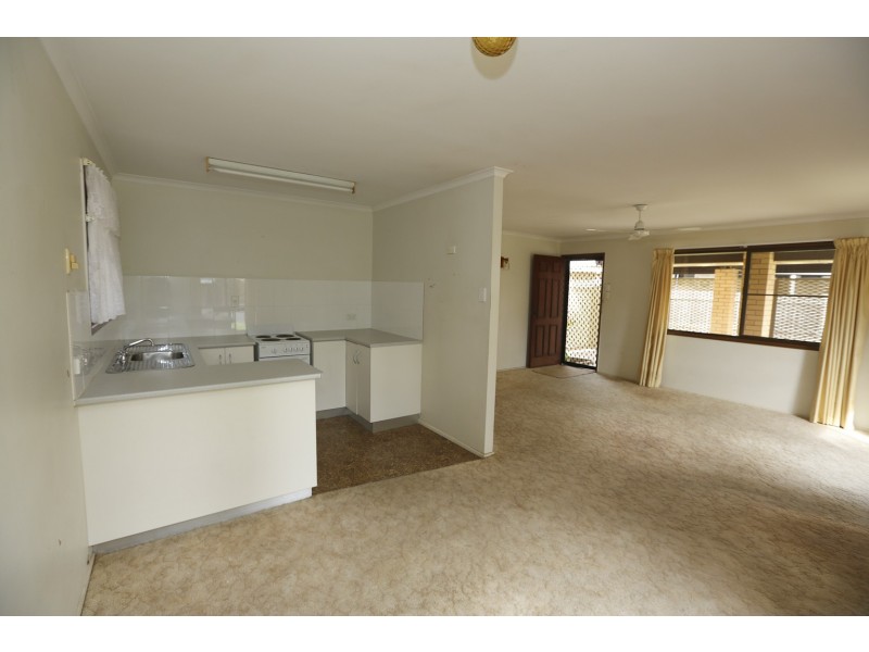 3 Seal Street, Boyne Island QLD 4680