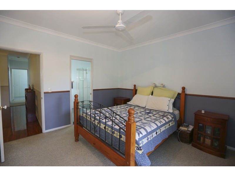 31 Watford Street, Telina QLD 4680