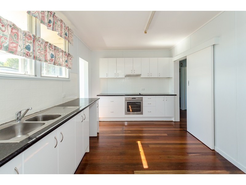 18 MELLEFONT ST, West Gladstone QLD 4680