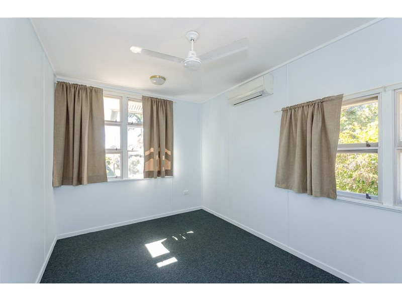 18 MELLEFONT ST, West Gladstone QLD 4680