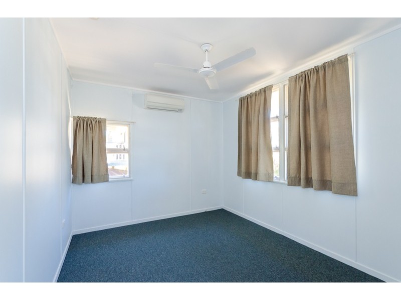 18 MELLEFONT ST, West Gladstone QLD 4680