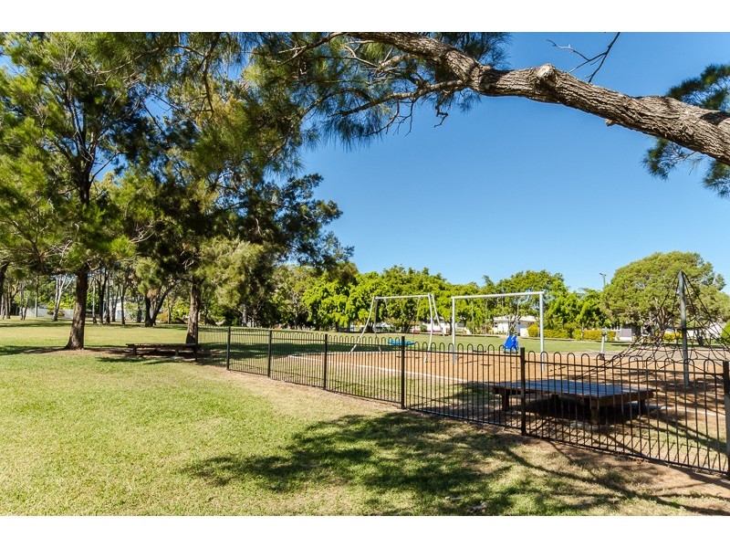 18 MELLEFONT ST, West Gladstone QLD 4680