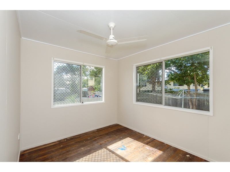 5 Dalton Street, Clinton QLD 4680