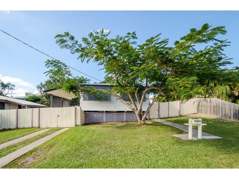 5 Dalton Street, Clinton QLD 4680
