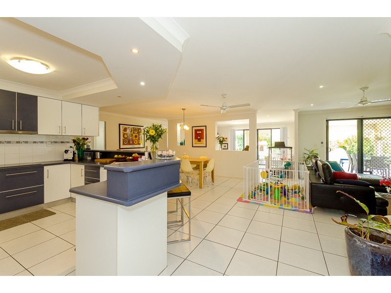 21 Huntington Court, New Auckland QLD 4680