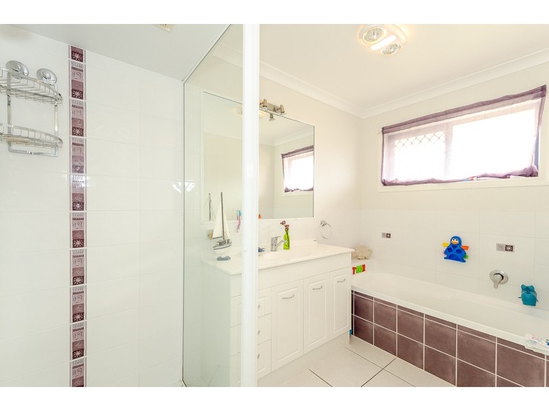 21 Huntington Court, New Auckland QLD 4680