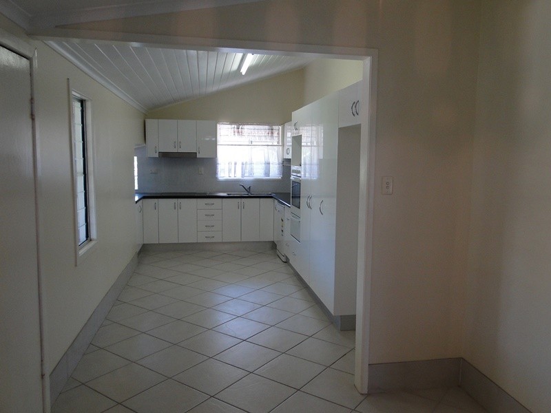 73 Tank Street, West Gladstone QLD 4680