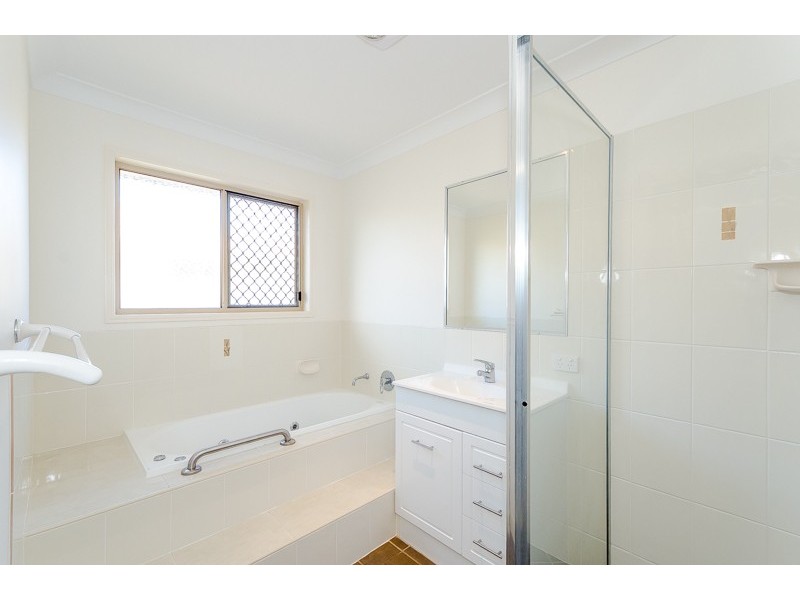 94 Penda Avenue, New Auckland QLD 4680