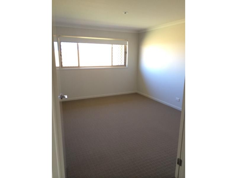 1 Goodnight Place, New Auckland QLD 4680