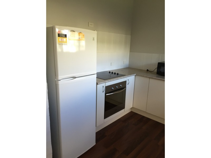 2/9 NOTHLING STREET, New Auckland QLD 4680