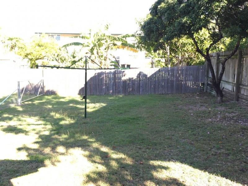 2/9 NOTHLING STREET, New Auckland QLD 4680