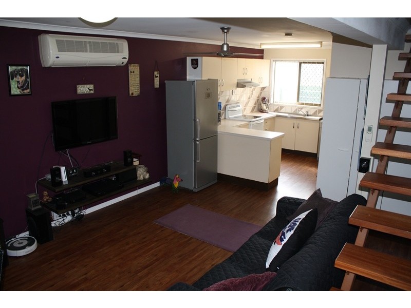 1/196 Auckland Street, South Gladstone QLD 4680