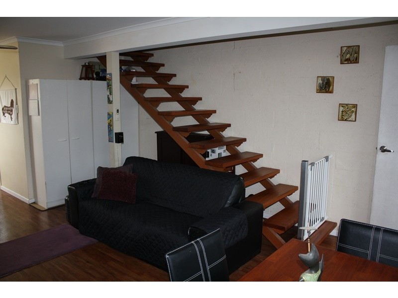 1/196 Auckland Street, South Gladstone QLD 4680