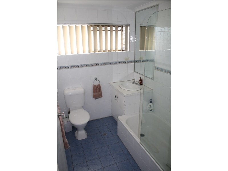 1/196 Auckland Street, South Gladstone QLD 4680