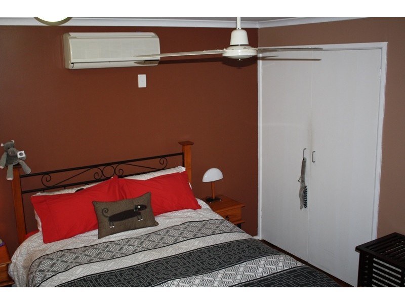 1/196 Auckland Street, South Gladstone QLD 4680