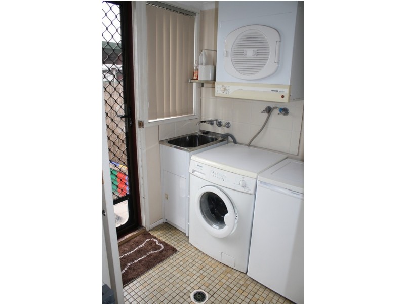 1/196 Auckland Street, South Gladstone QLD 4680