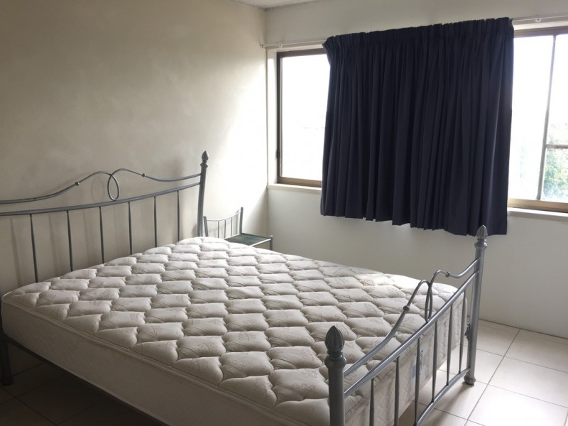 10/7 KENT STREET, West Gladstone QLD 4680