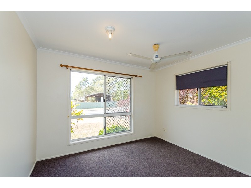 32 Beak Street, New Auckland QLD 4680