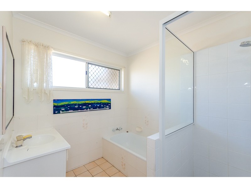 32 Beak Street, New Auckland QLD 4680