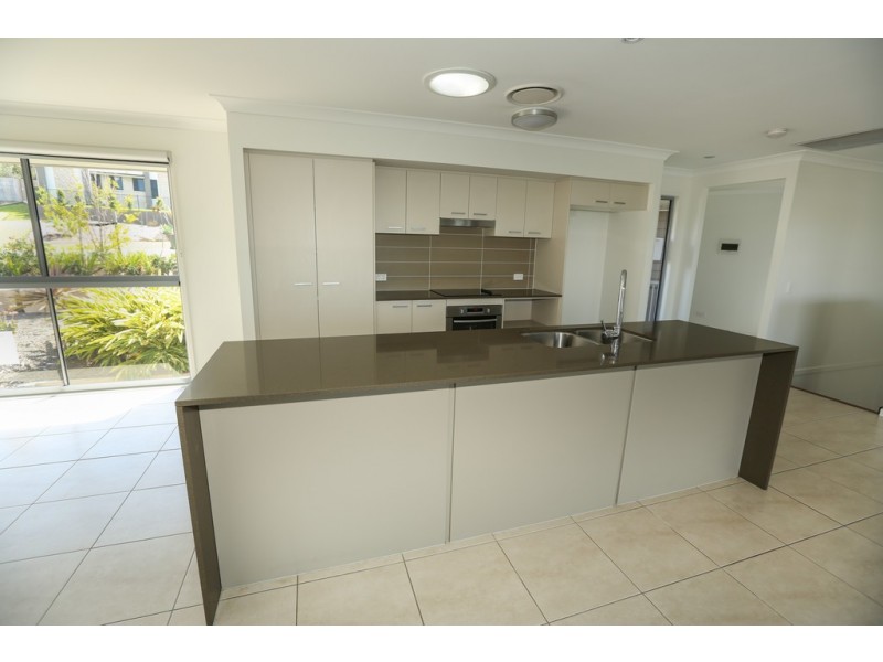 16 Scholes Way, Kirkwood QLD 4680