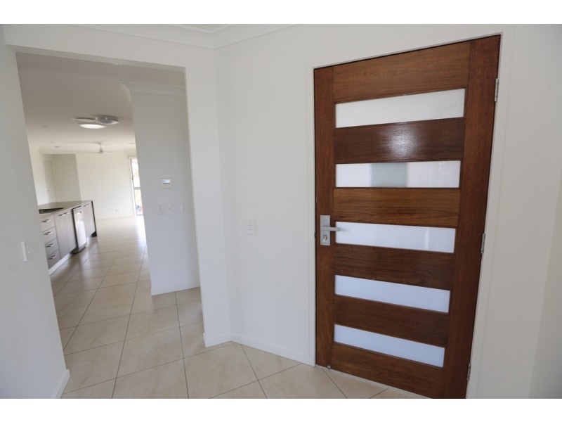 16 Scholes Way, Kirkwood QLD 4680