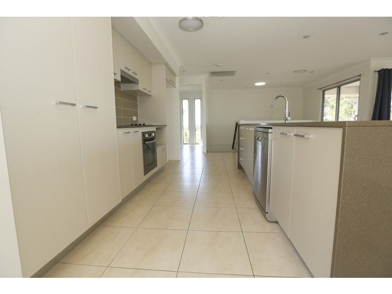 16 Scholes Way, Kirkwood QLD 4680