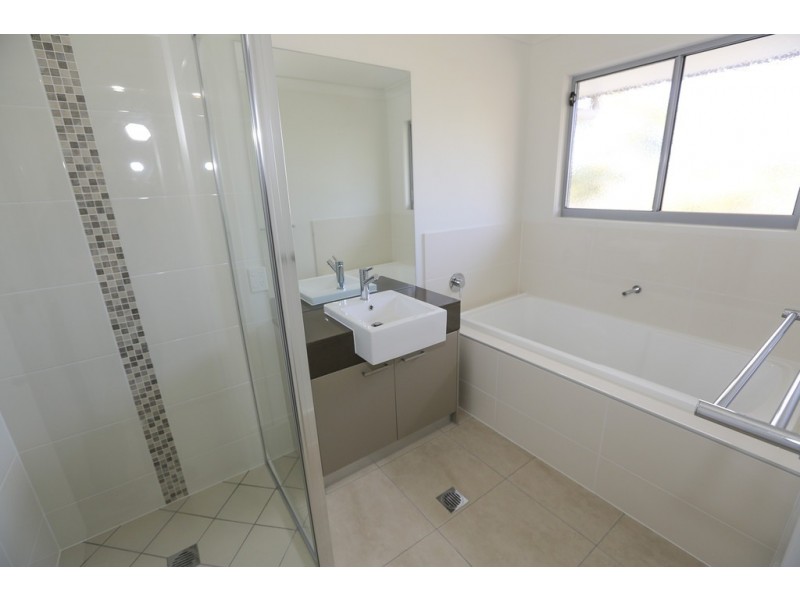 16 Scholes Way, Kirkwood QLD 4680