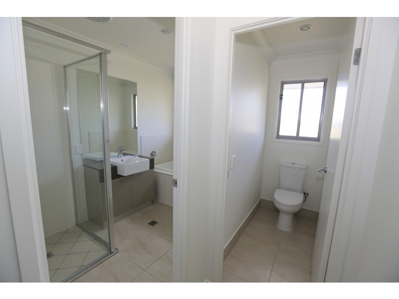 16 Scholes Way, Kirkwood QLD 4680