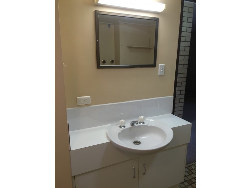 4/20 BARNEY ST, Barney Point QLD 4680