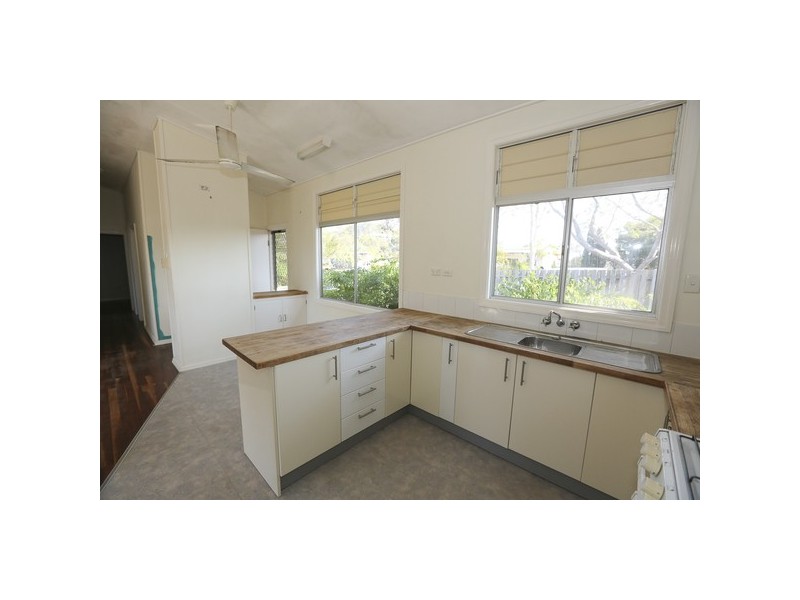 28 Rigby Crescent, West Gladstone QLD 4680