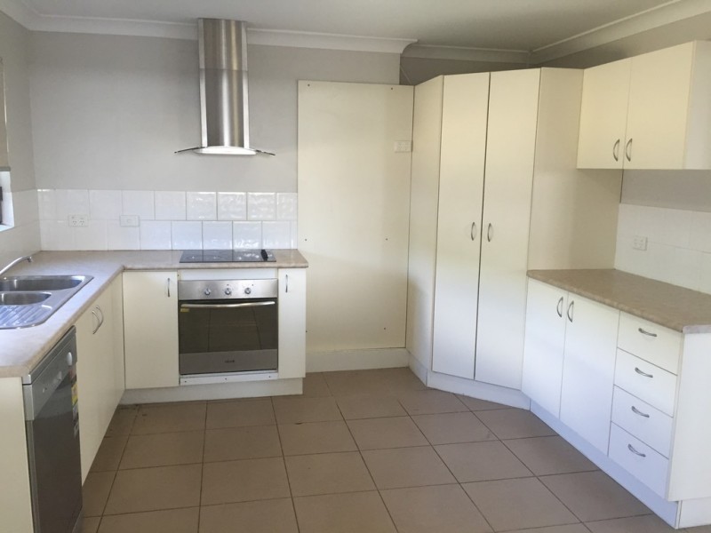 9 NOTHLING STREET, New Auckland QLD 4680