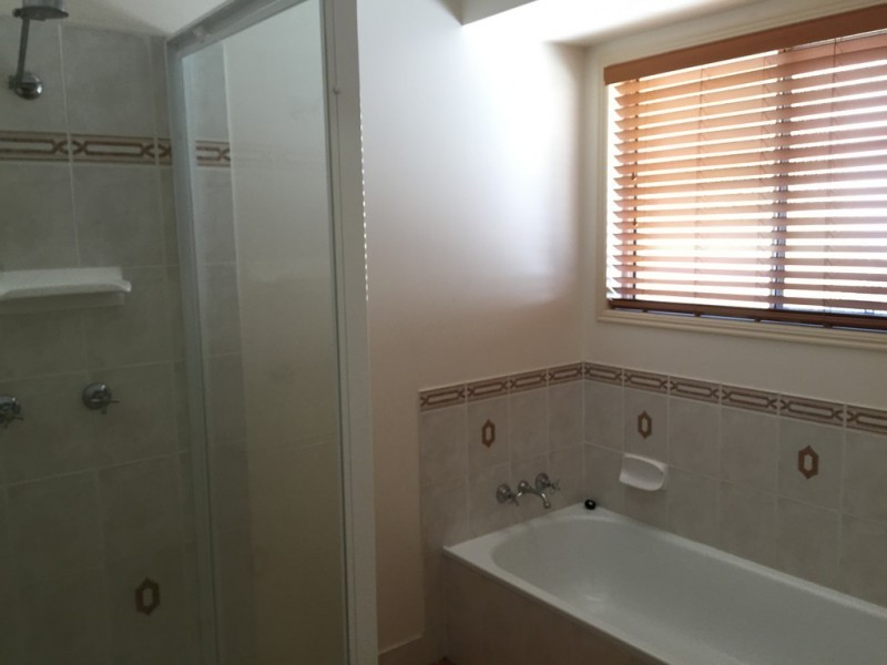 8 VALIANT COURT, Clinton QLD 4680