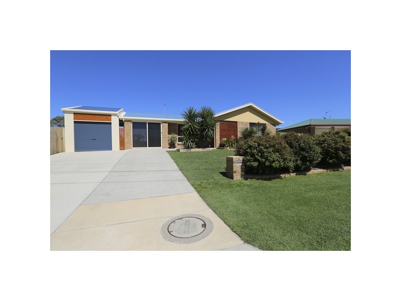 8 Dickinson Road, New Auckland QLD 4680