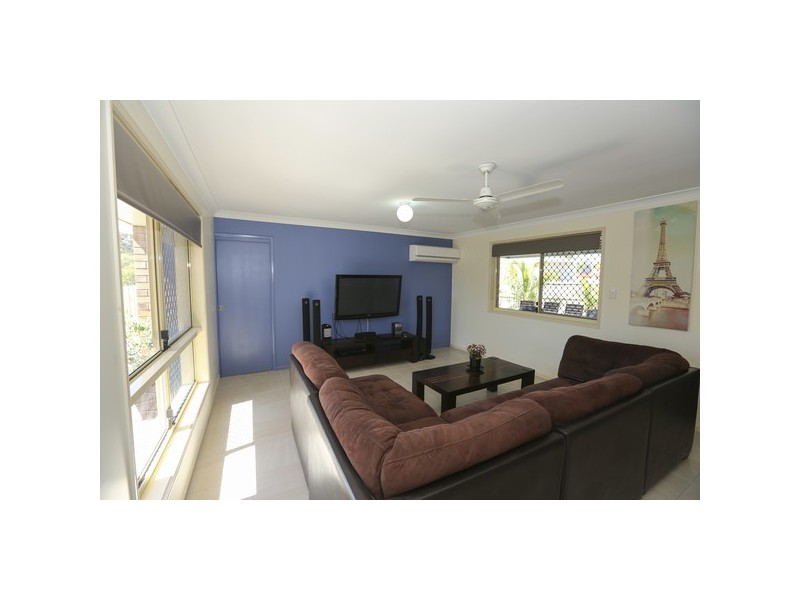 8 Dickinson Road, New Auckland QLD 4680