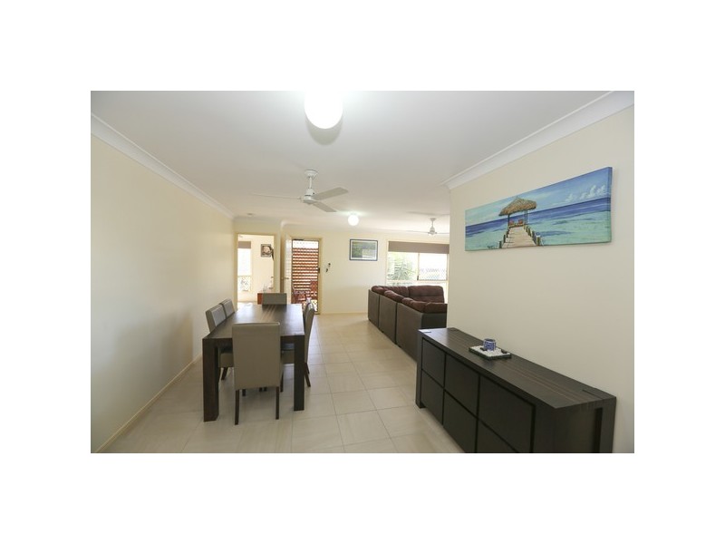 8 Dickinson Road, New Auckland QLD 4680