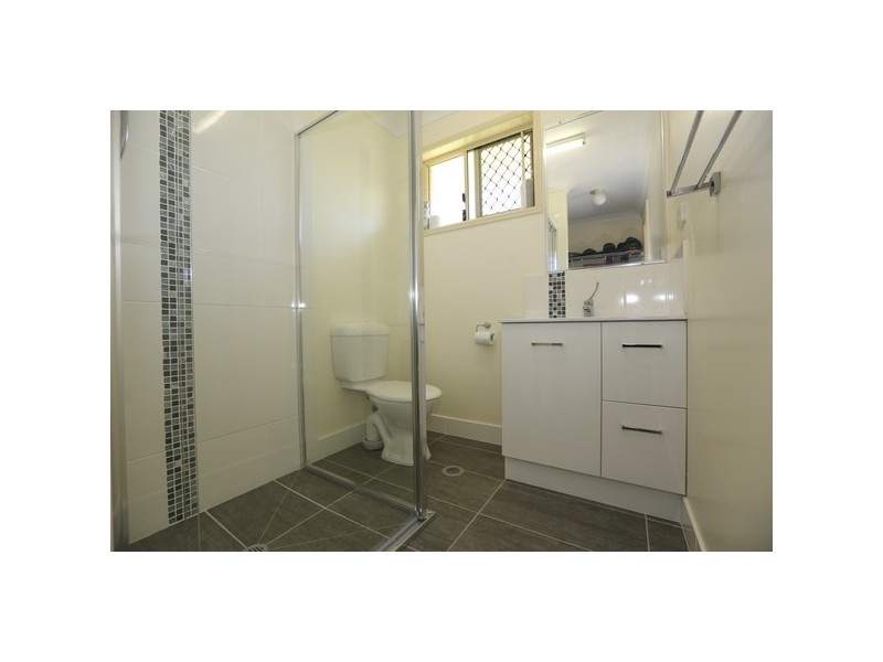 8 Dickinson Road, New Auckland QLD 4680