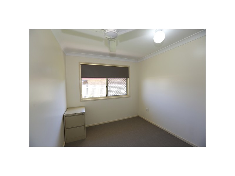 8 Dickinson Road, New Auckland QLD 4680