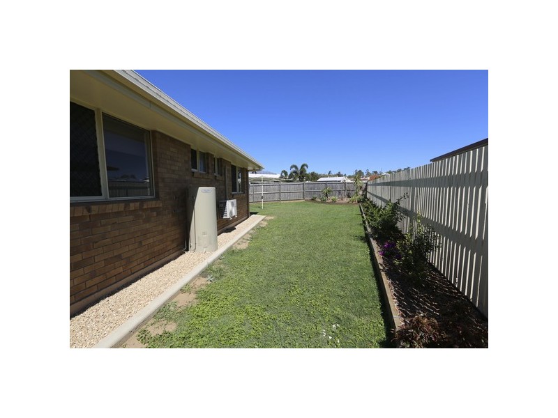 8 Dickinson Road, New Auckland QLD 4680