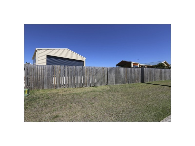 8 Dickinson Road, New Auckland QLD 4680