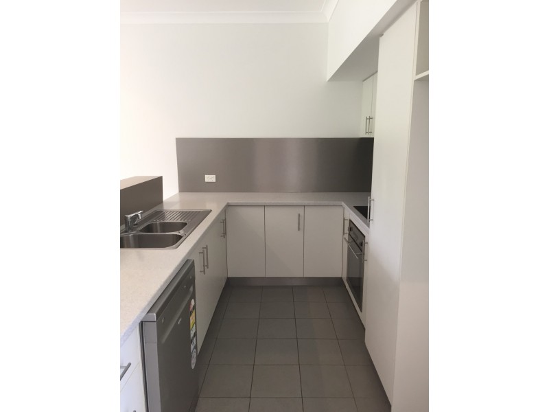 15/10 Nothling Street, New Auckland QLD 4680