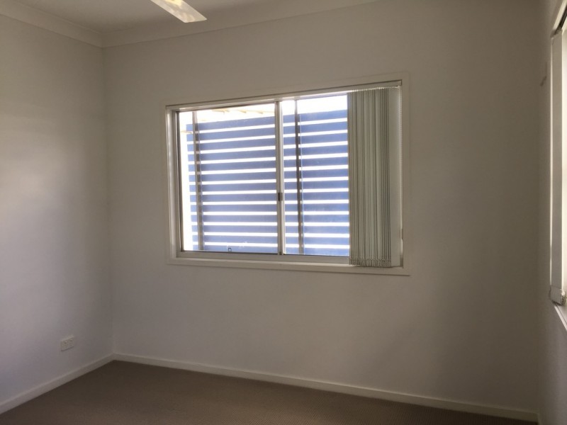 15/10 Nothling Street, New Auckland QLD 4680