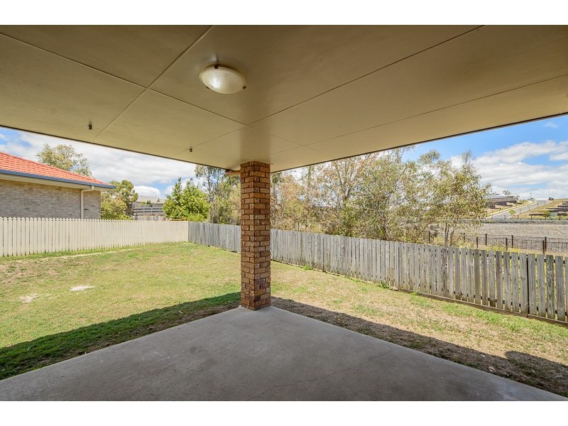 5 Hill View Place, New Auckland QLD 4680