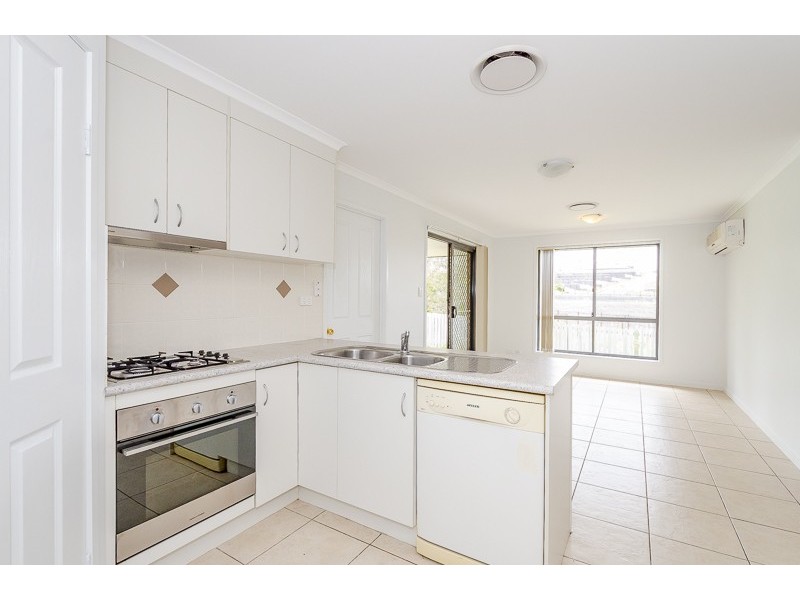 5 Hill View Place, New Auckland QLD 4680
