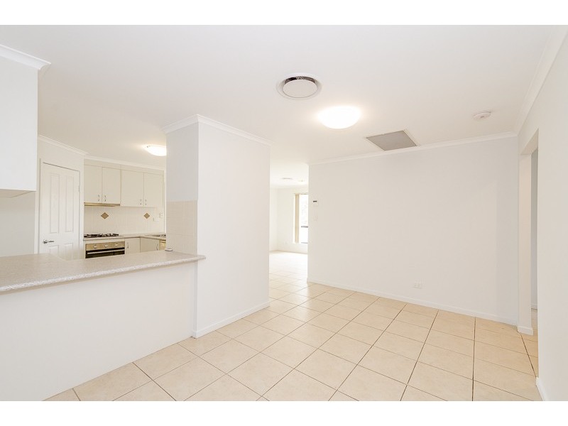 5 Hill View Place, New Auckland QLD 4680