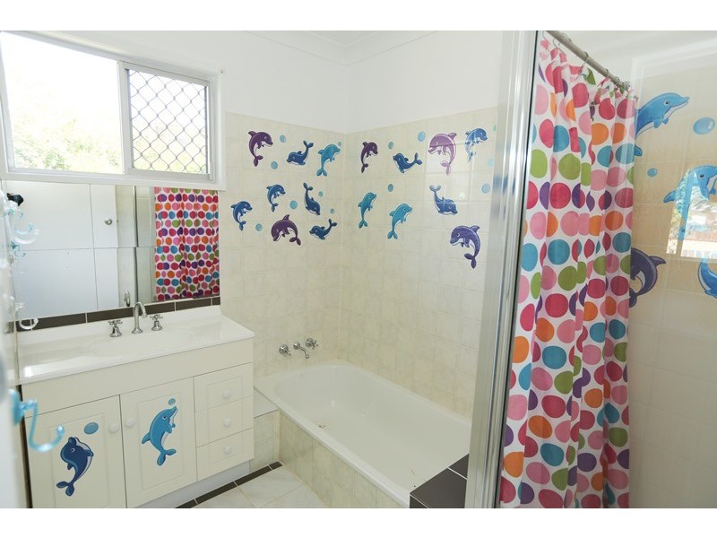 2 Banksia Avenue, Sun Valley QLD 4680