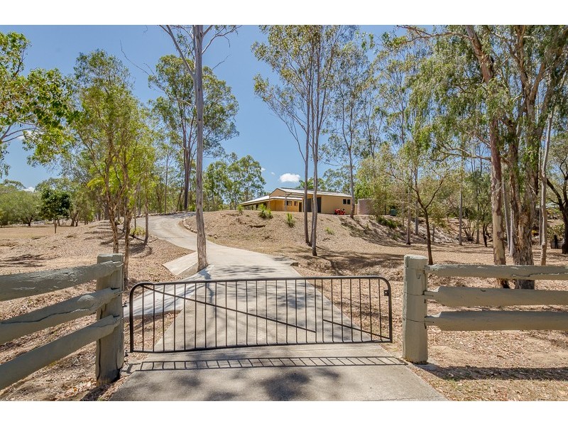 9 Flora Drive, Kirkwood QLD 4680