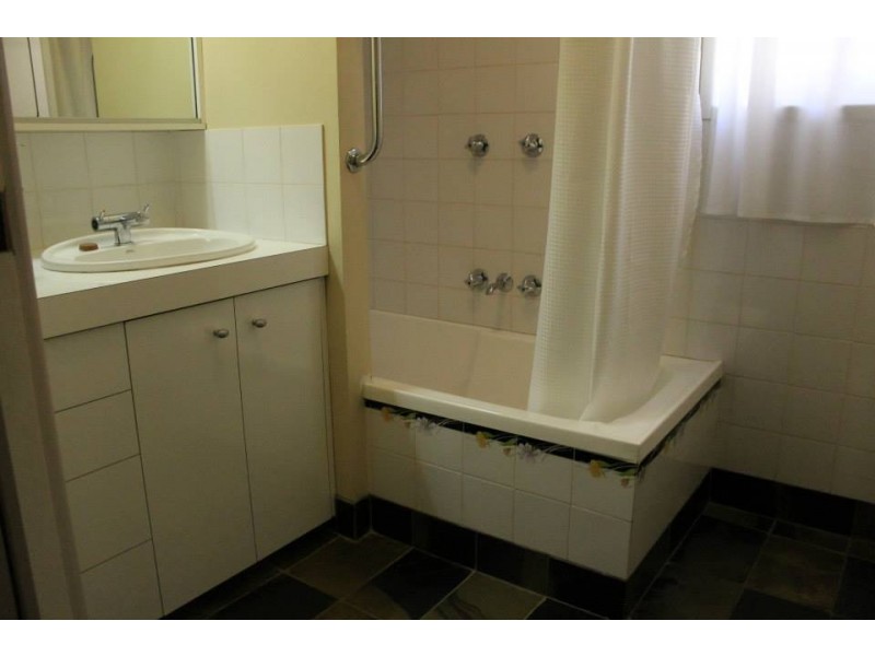 3 Covill Court, Telina QLD 4680