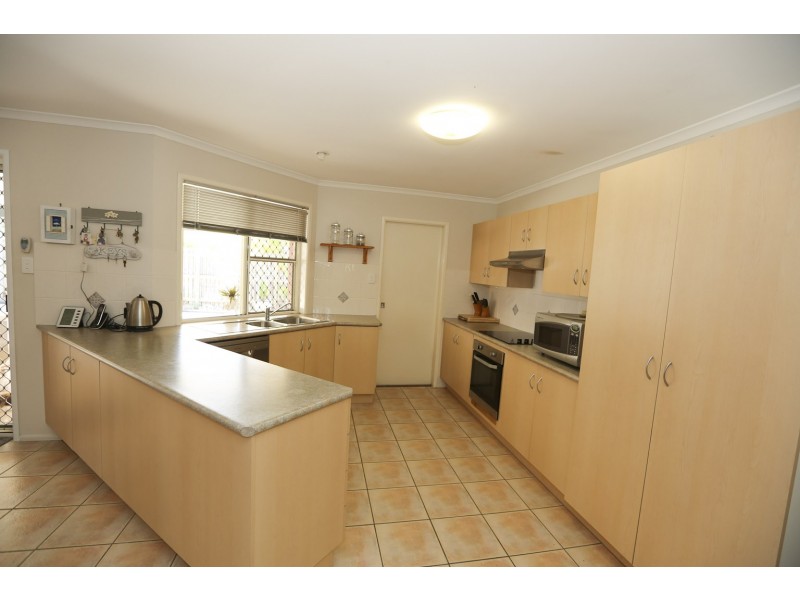 48 Coronation Drive, Tannum Sands QLD 4680