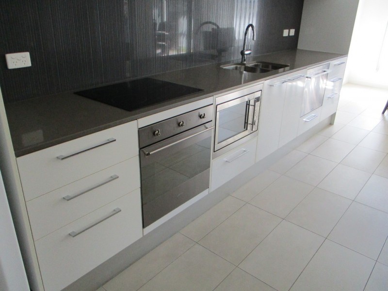 2/11 GLENLYON ST, Gladstone QLD 4680